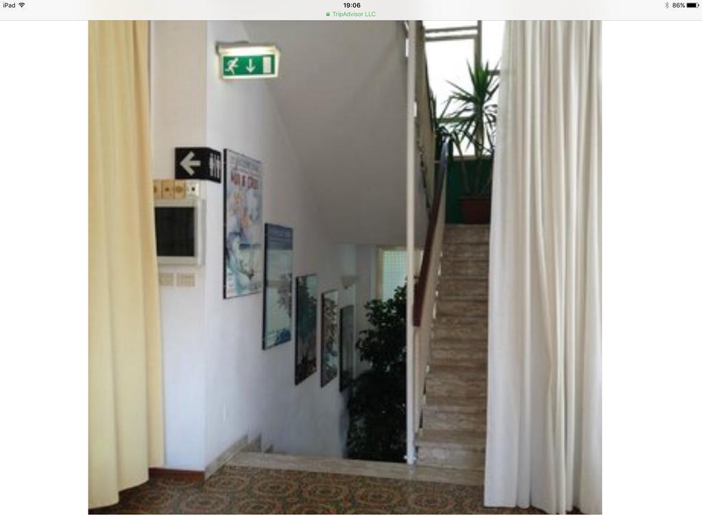 Hotel Mirella Римини Екстериор снимка